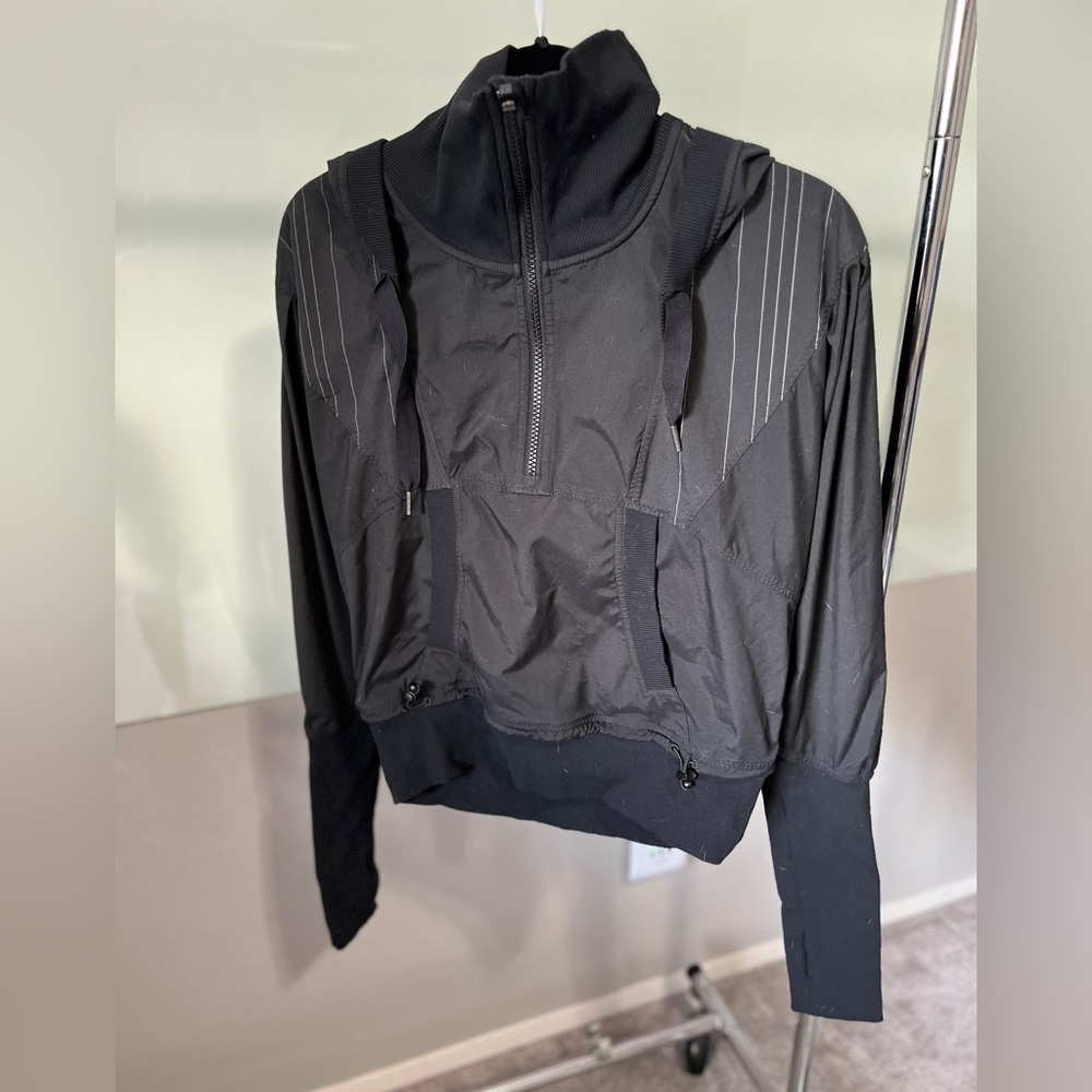 Lululemon black cropped running jacket size 6